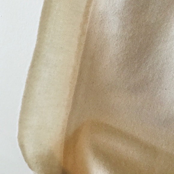 Cream soft scarf - Picture 6 of 7